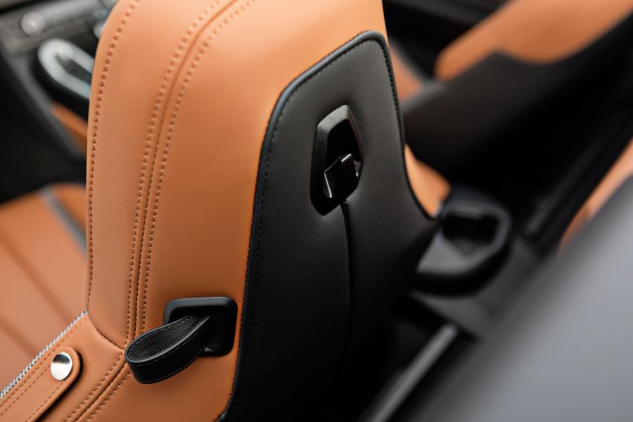Детали интерьера BMW i8 Roadster (I15) 2018 года  (WW) (фото 87 из 198)
